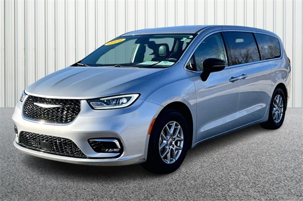Used 2024 Chrysler Pacifica Touring L Van Passenger Van