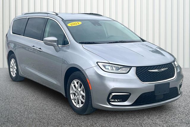 2021 Chrysler Pacifica Touring L's photo