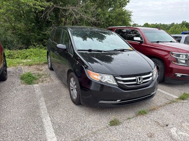 2016 Honda Odyssey SE's photo