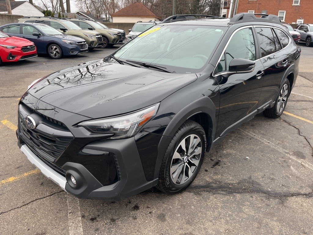 2025 Subaru Outback Limited's photo