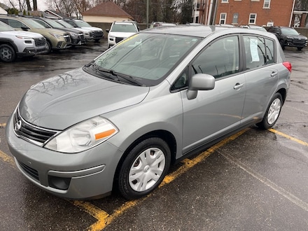 2012 Nissan Versa 1.8 S Hatchback