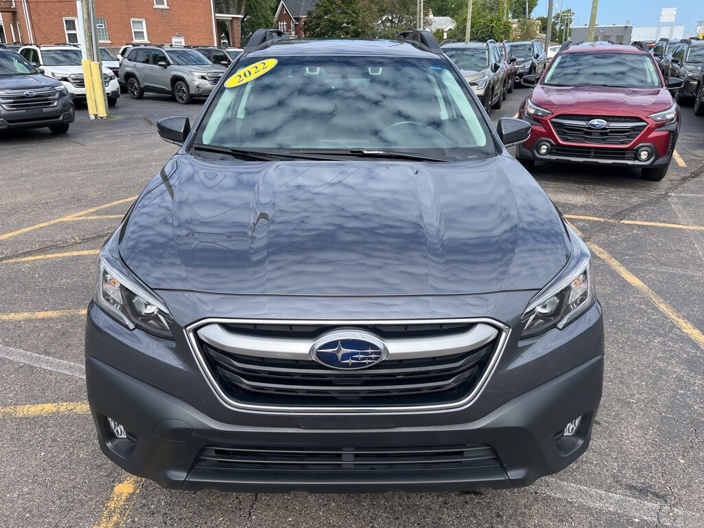 2022 Subaru Outback Premium photo 2