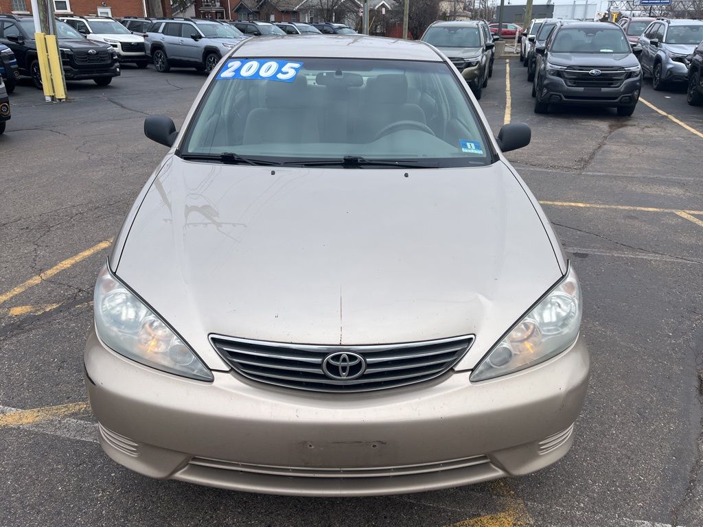 Used 2005 Toyota Camry Standard with VIN 4T1BE32K65U003152 for sale in Ferndale, MI