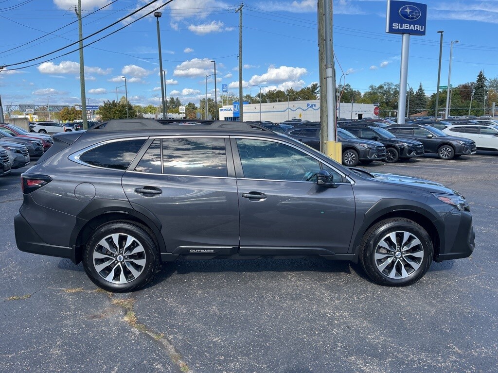 2023 Subaru Outback Limited photo 4