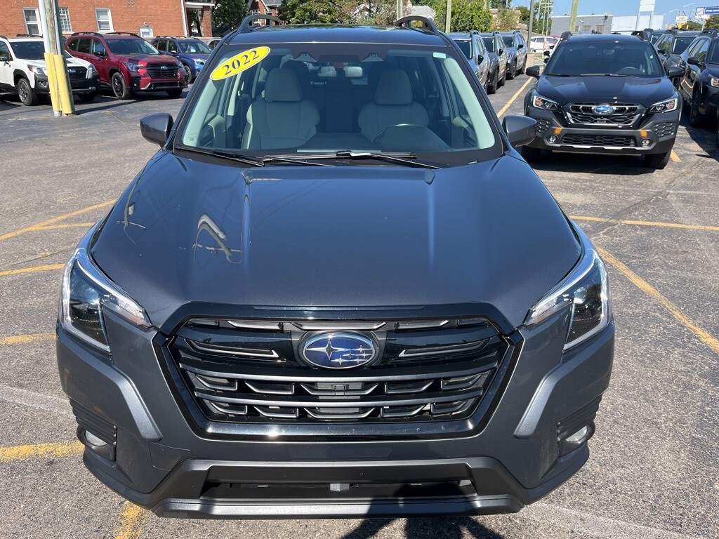 2022 Subaru Forester Premium photo 2