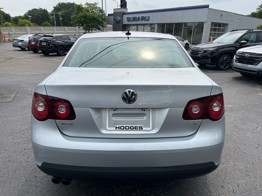 Used 2009 Volkswagen Jetta SE Sedan