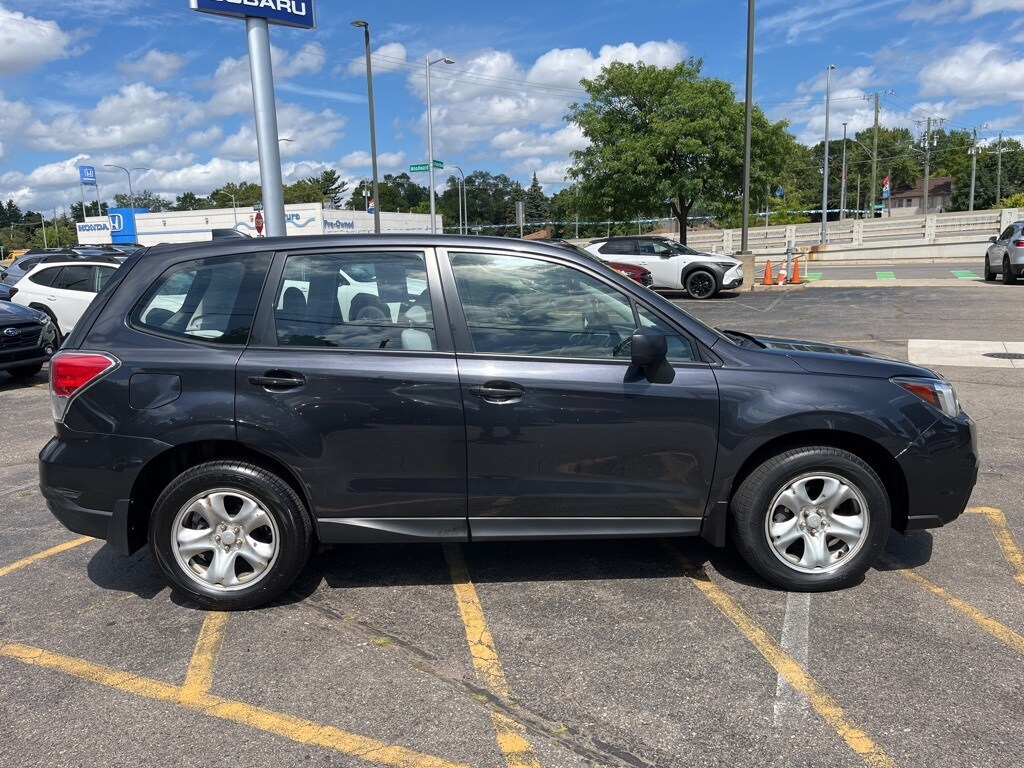 2018 Subaru Forester 2.5i photo 2