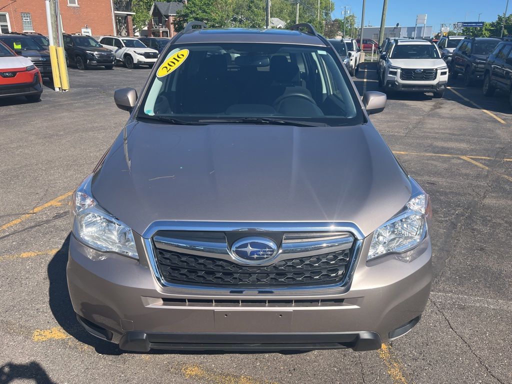 Used 2016 Subaru Forester i Premium with VIN JF2SJADCXGH506433 for sale in Ferndale, MI