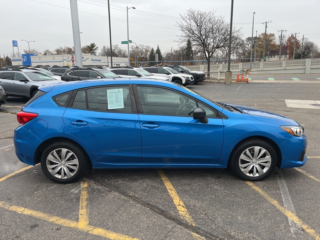 2023 Subaru Impreza Base photo 4