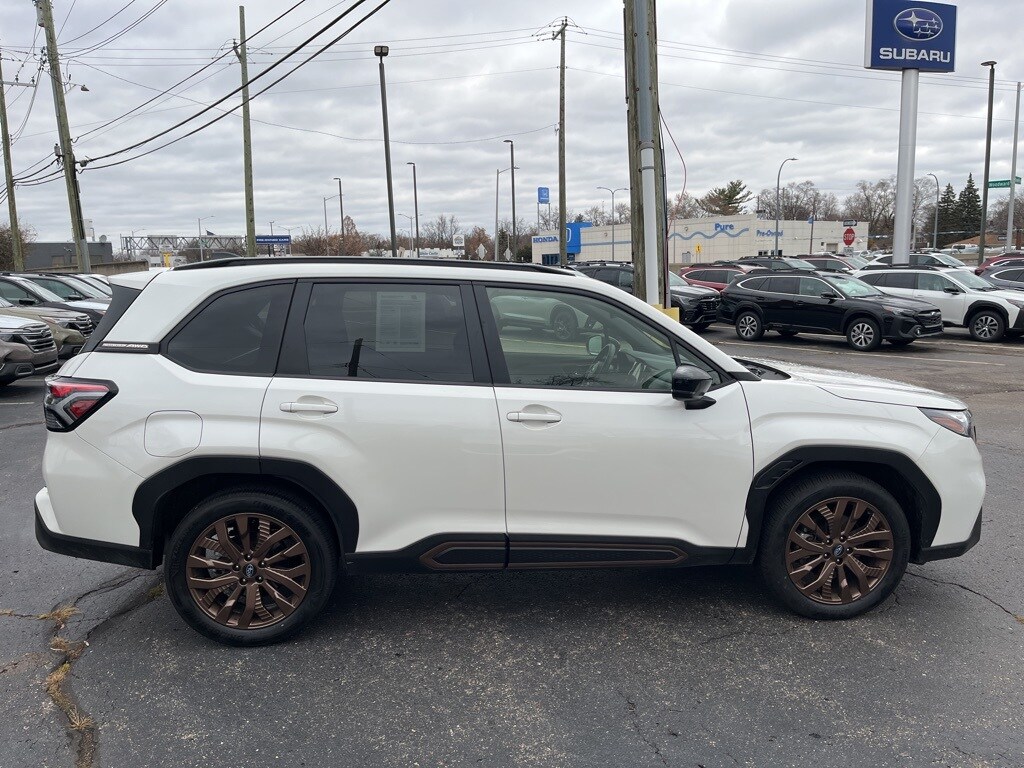 2025 Subaru Forester Sport photo 3