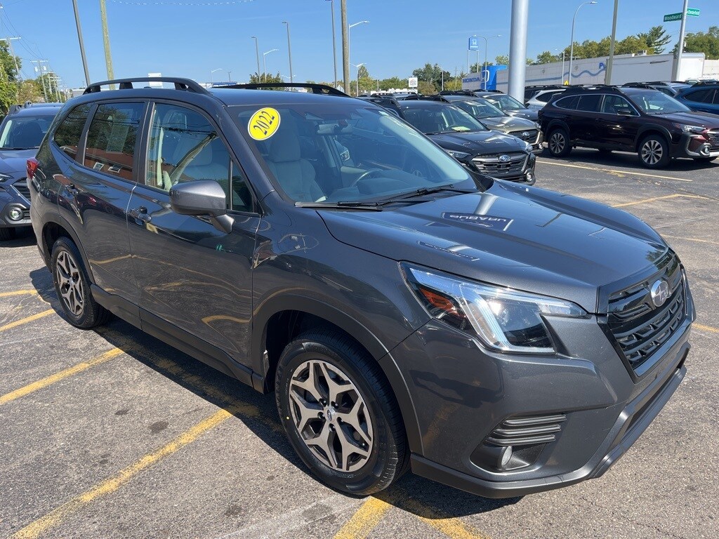 2022 Subaru Forester Premium photo 3