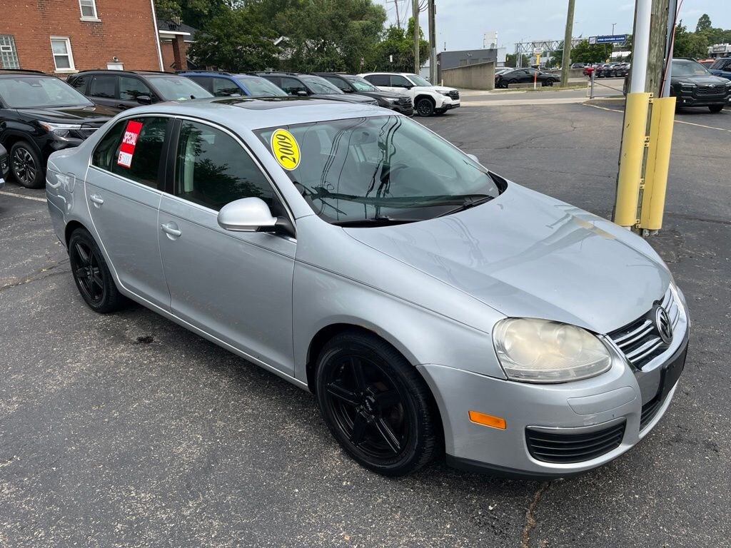 Used 2009 Volkswagen Jetta SE Sedan