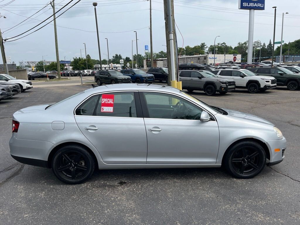 Used 2009 Volkswagen Jetta SE Sedan