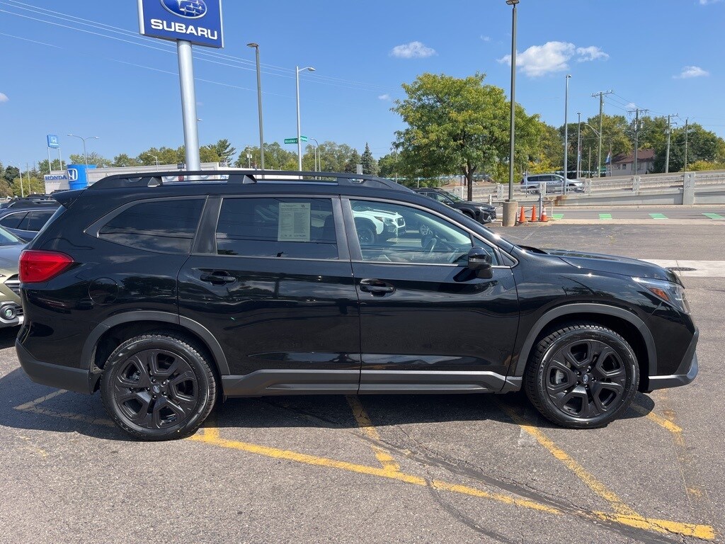 2023 Subaru Ascent Onyx Edition photo 2