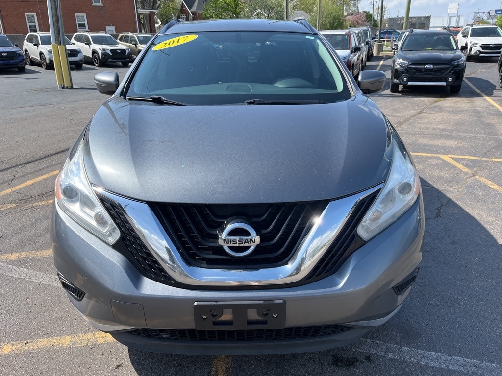 Used 2017 Nissan Murano SV with VIN 5N1AZ2MG3HN109270 for sale in Ferndale, MI