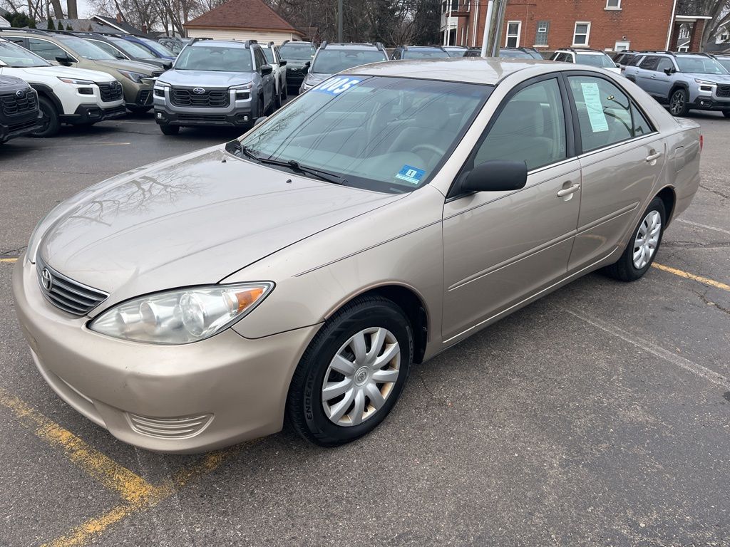 2005 Toyota Camry Standard