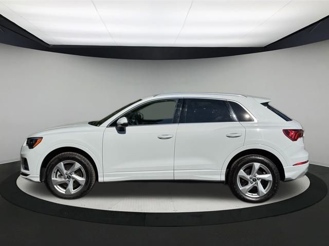 2022 Audi Q3 Premium photo 4