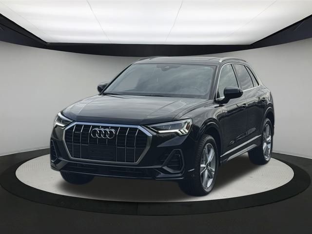 2024 Audi Q3 S line Premium Plus photo 3