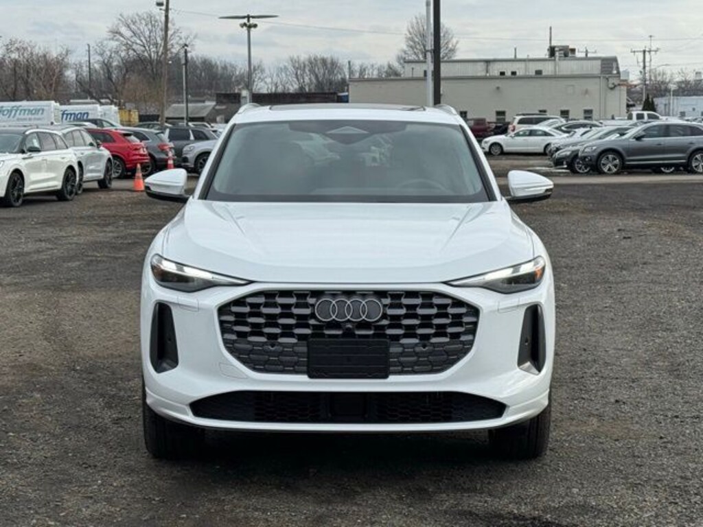 New 2025 Audi Q5 2.0T Premium SUV