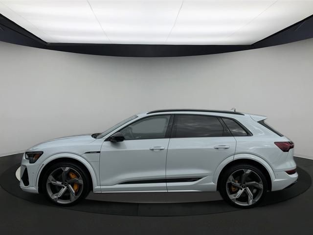 2023 Audi e-tron Prestige photo 4