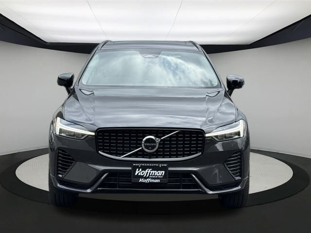 2024 Volvo XC60 Recharge Hybrid Ultimate photo 2