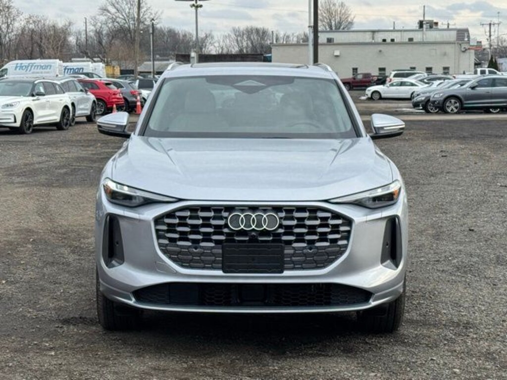 New 2025 Audi Q5 2.0T Premium SUV