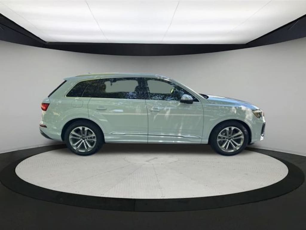 New 2025 Audi Q7 55 Premium Plus SUV
