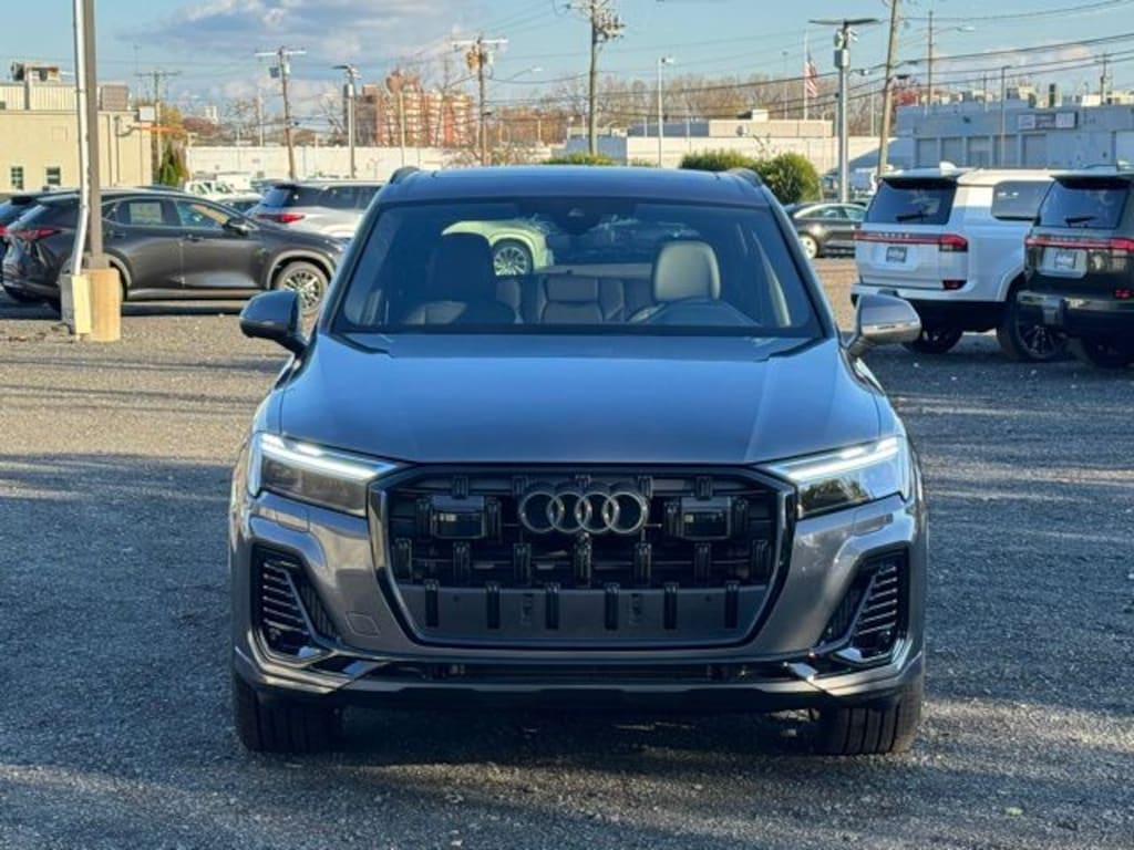 New 2026 Audi Q7 55 Premium Plus SUV