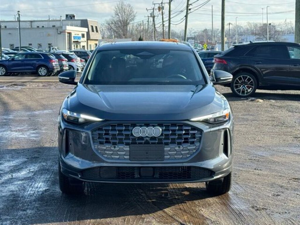 New 2025 Audi Q5 2.0T Premium SUV