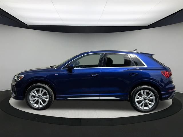 2025 Audi Q3 S line Premium photo 4