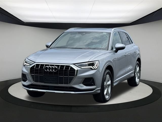 2022 Audi Q3 Premium Plus photo 3