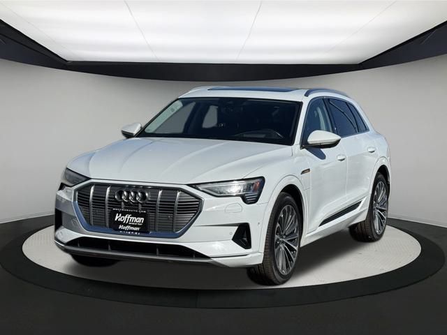2019 Audi e-tron Prestige photo 3