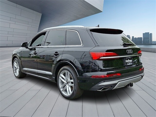 2025 Audi Q7 55 Premium Plus photo 3