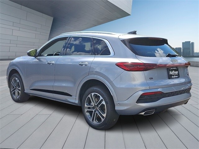 2025 Audi Q5 2.0T Premium Plus photo 2