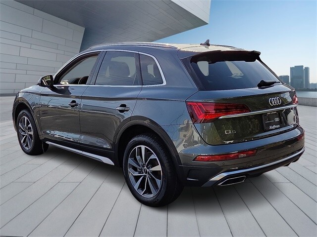 2023 Audi Q5 45 S line Premium photo 2