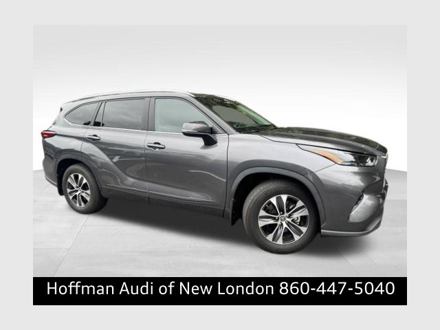 Used 2023 Toyota Highlander XLE 5TDKDRBH2PS015014 in Watertown, CT
