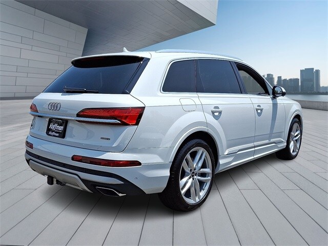 2025 Audi Q7 55 Premium Plus photo 4