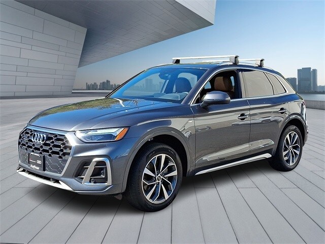 2023 Audi Q5 45 S line Premium photo 2