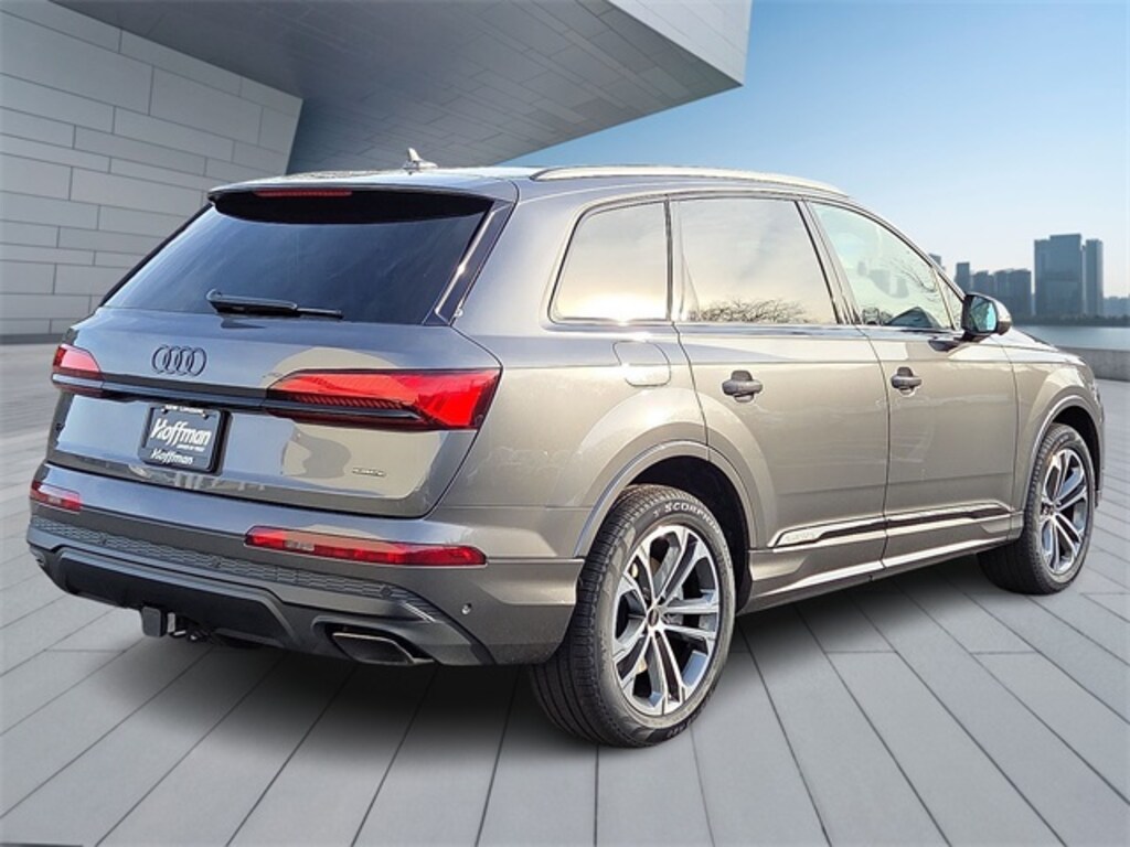 New 2026 Audi Q7 45 Premium SUV