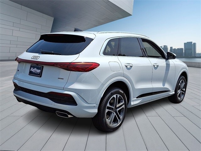 2025 Audi Q5 2.0T Premium Plus photo 4
