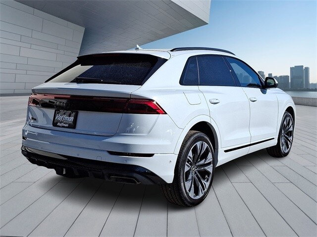 2025 Audi Q8 55 Premium Plus photo 4