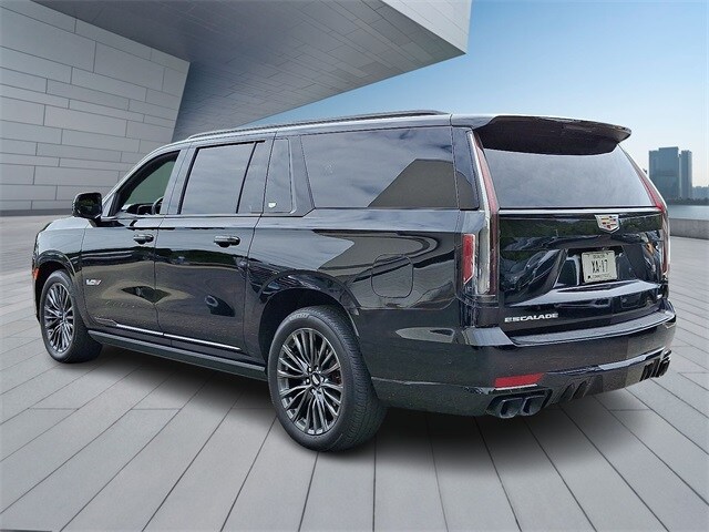 2023 Cadillac Escalade ESV V-Series photo 4