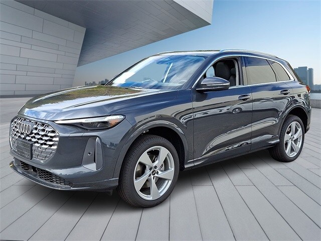 2025 Audi Q5 2.0T Premium Plus photo 2