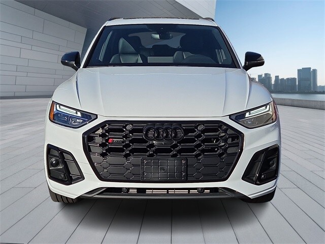 2022 Audi SQ5 Premium Plus photo 2