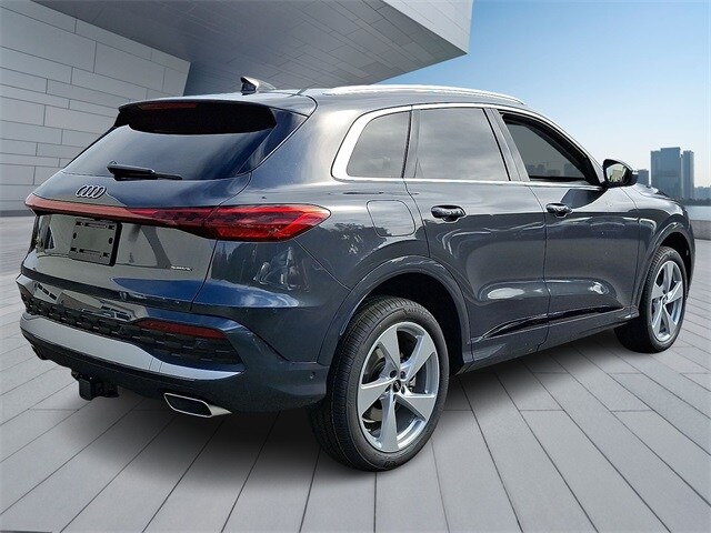 2025 Audi Q5 2.0T Premium Plus photo 4