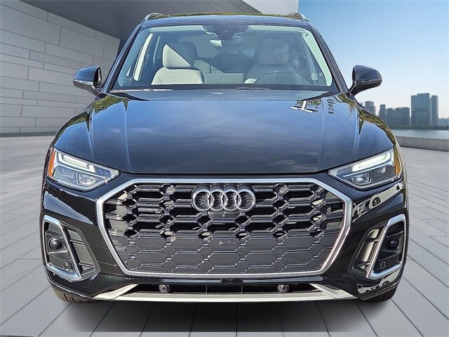 2023 Audi Q5 45 S line Premium photo 2