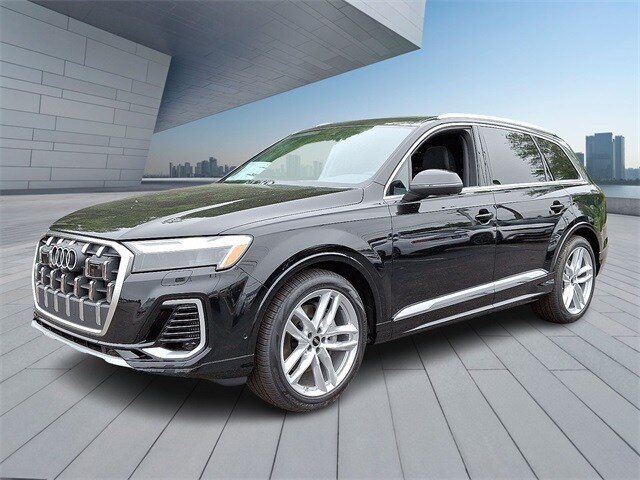 2025 Audi Q7 55 Premium Plus photo 2