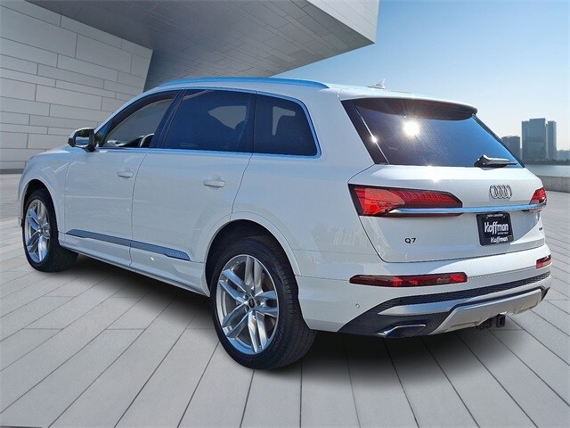 2025 Audi Q7 55 Premium Plus photo 4