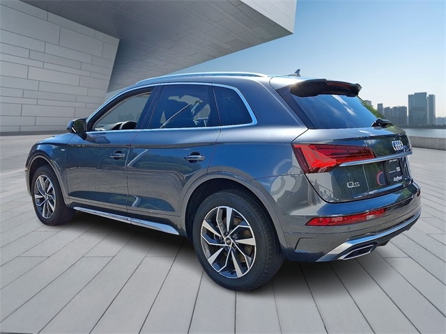 2023 Audi Q5 45 S line Premium photo 2