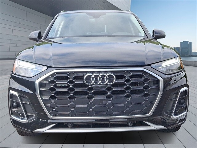 2023 Audi Q5 45 S line Premium photo 2